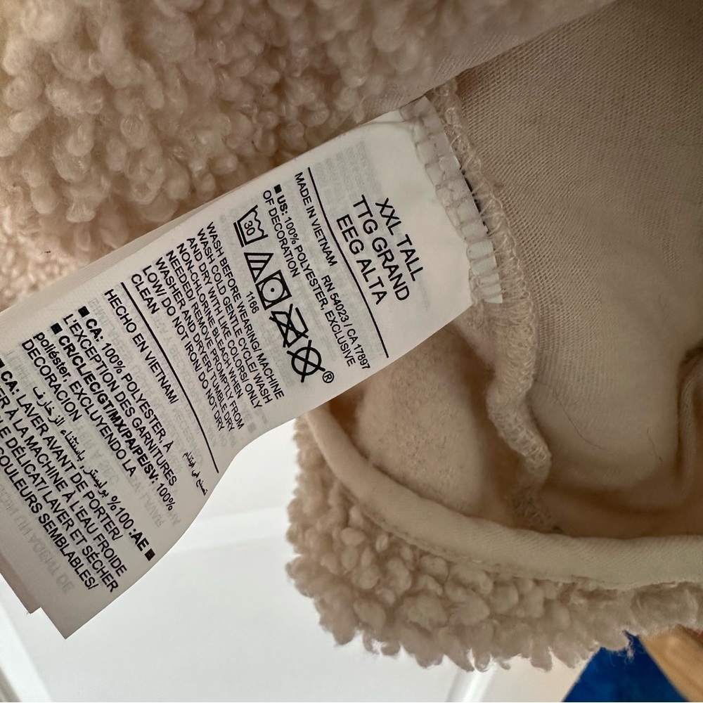 Old Navy Crop Sherpa Quarter Zip Pullover Sweatshirt in Cream - Picture 6 of 11